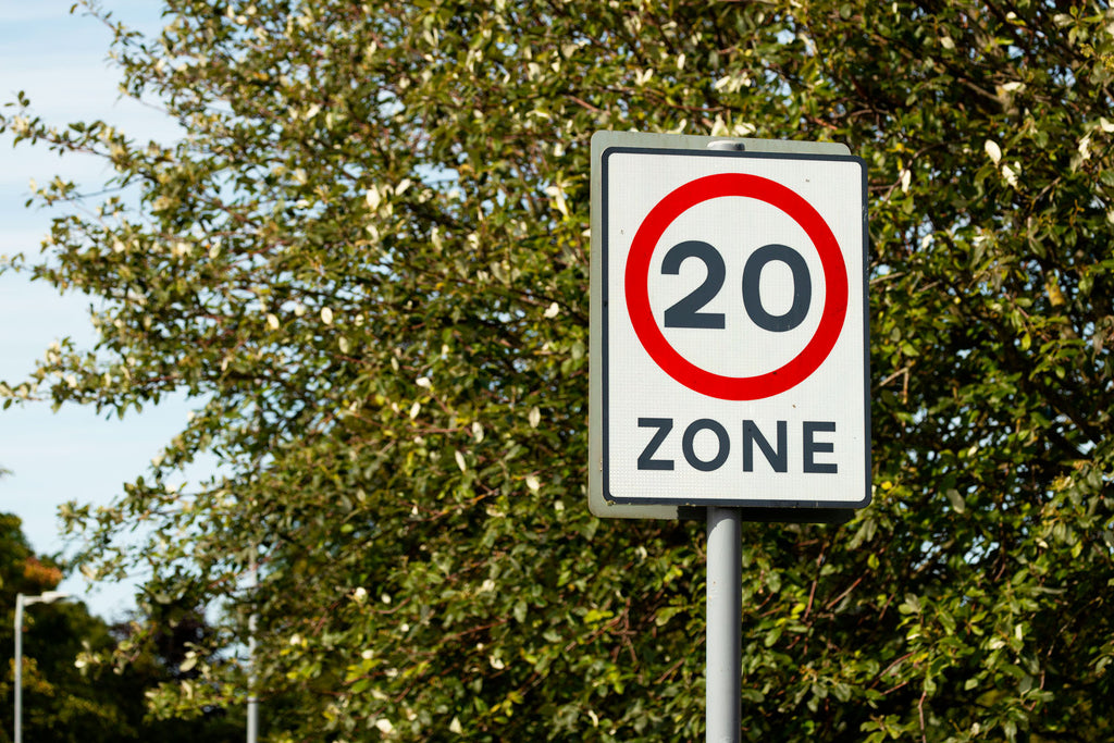 20mph Zone Inc Symbol Sign Post-Mounted - Diagram 674 R2/RA2 (Face Only)