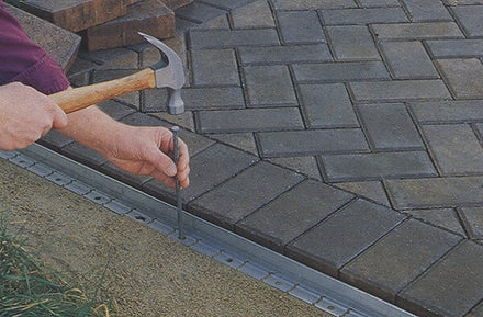 Alusthetic AluFlex 2m Aluminium Lawn Edging Strips - Inc 4 Nails, 1 Joiner