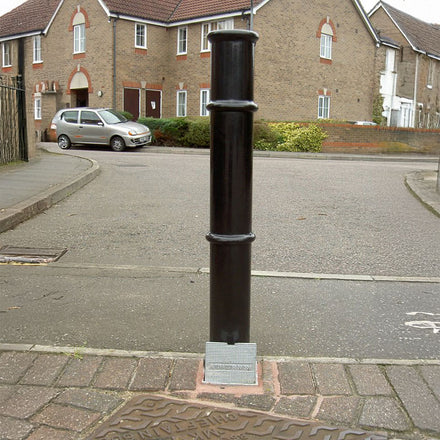Autopa Ornamental Galvanised Steel Bollard 900mm - GFC3000 (No Fixings)