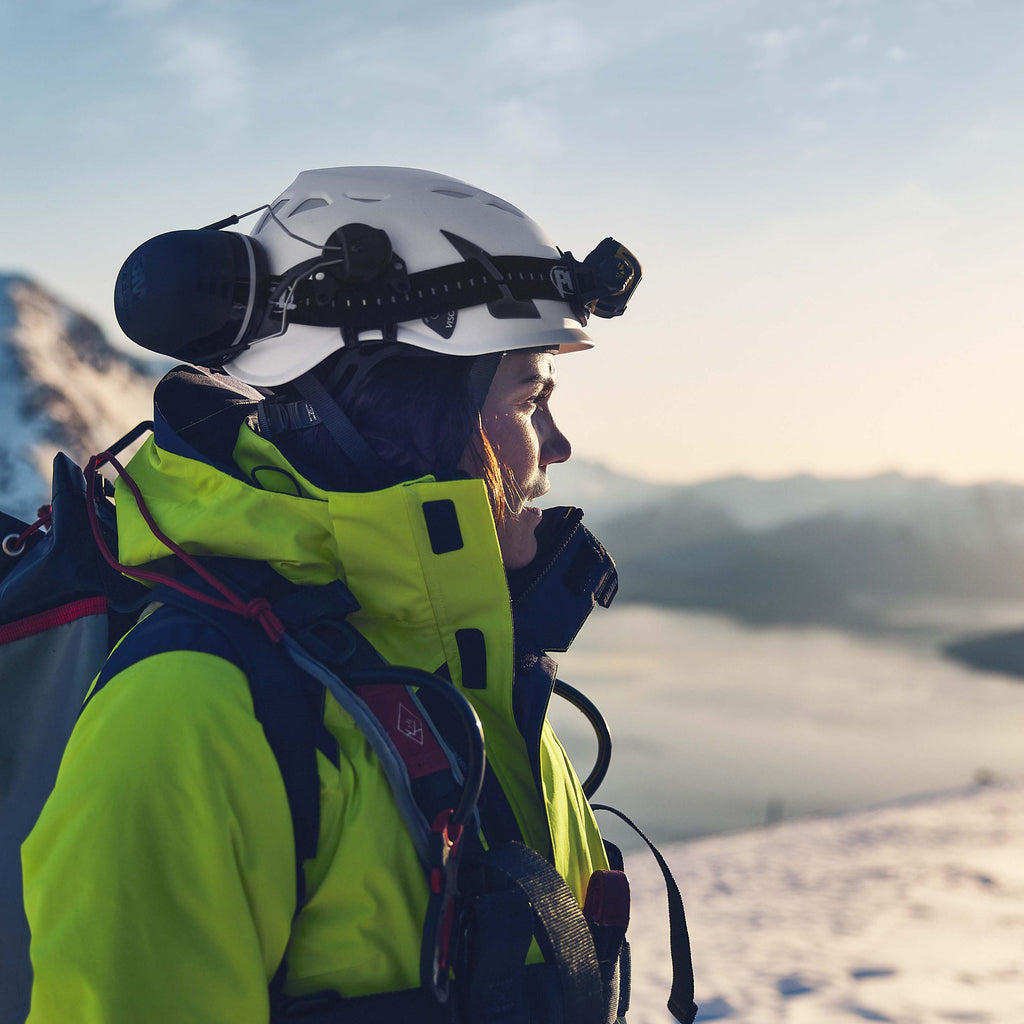 Blaklader 4456 Womens Hi Vis Winter Jacket Hi Vis Yellow Navy Blue Lifestyle