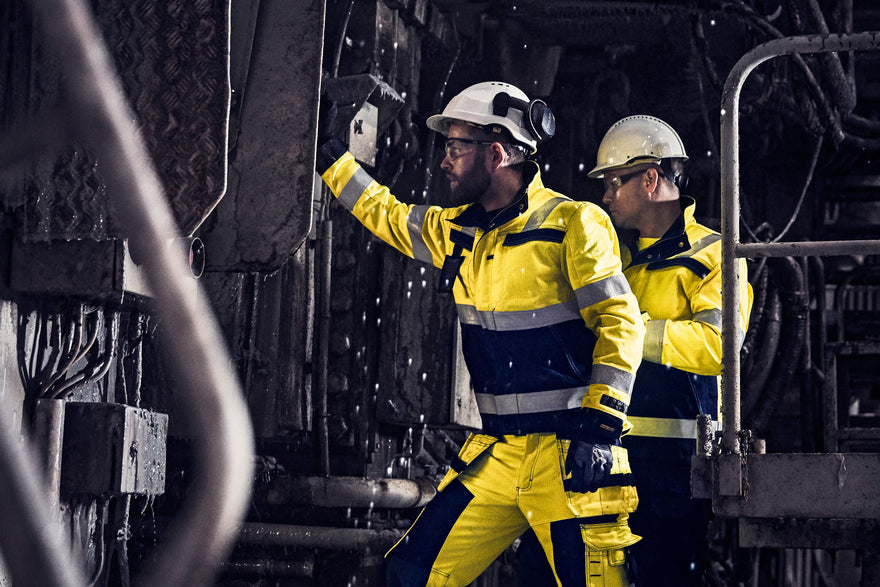 Blaklader Multinorm Fire Retardant Arc Flash Hi Vis Workwear Lifestyle