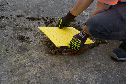 Small Hole Cover LHC350 Bolt Down (350x350mm)