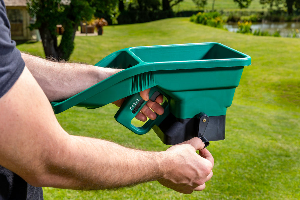 Cresco 1 Handheld Seed Spreader 3.36kg Capacity