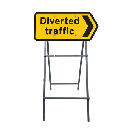 Diverted Traffic' Chevron Right Diagram 2704 | Quick Fit (face only) | 1050x450mm