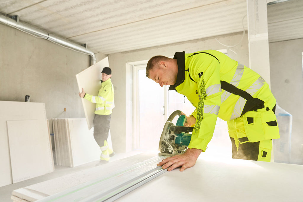 Mascot Accelerate Safe 19009-511-22210 Jacket - Hi-Vis Red/Dark Navy