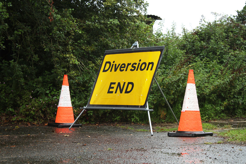 Quazar Diversion End Roll Up Sign In Use On The Road