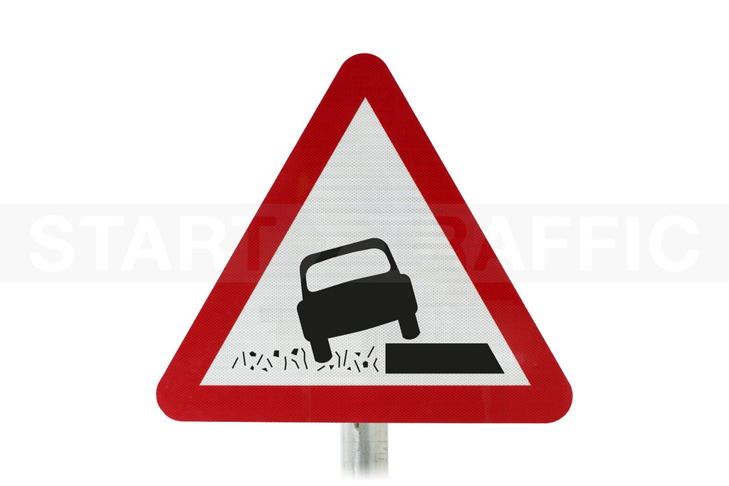 Soft Verges Ahead Post Mounted Sign - Diagram 556.1 R2/RA2 (Face Only)