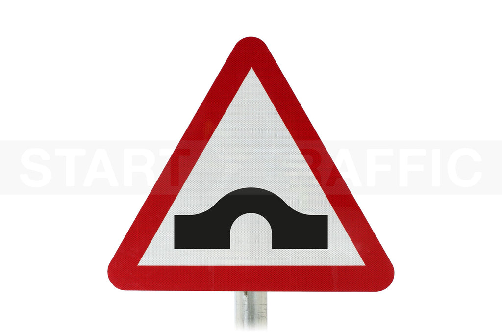 Hump Bridge Ahead Sign Post Mounted - Dia 528 R2/RA2 (Face Only)