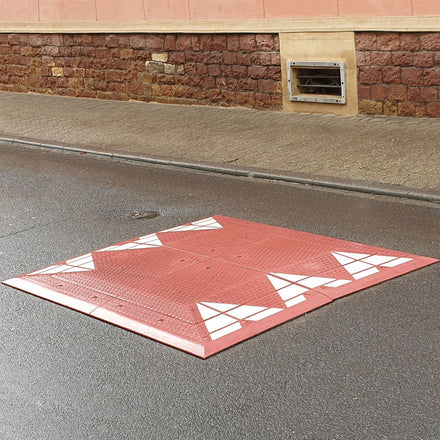 Traffic - Line Gamma 20mph Speed Cushion L2000(mm) x W1800(mm) x H65(mm) - Red