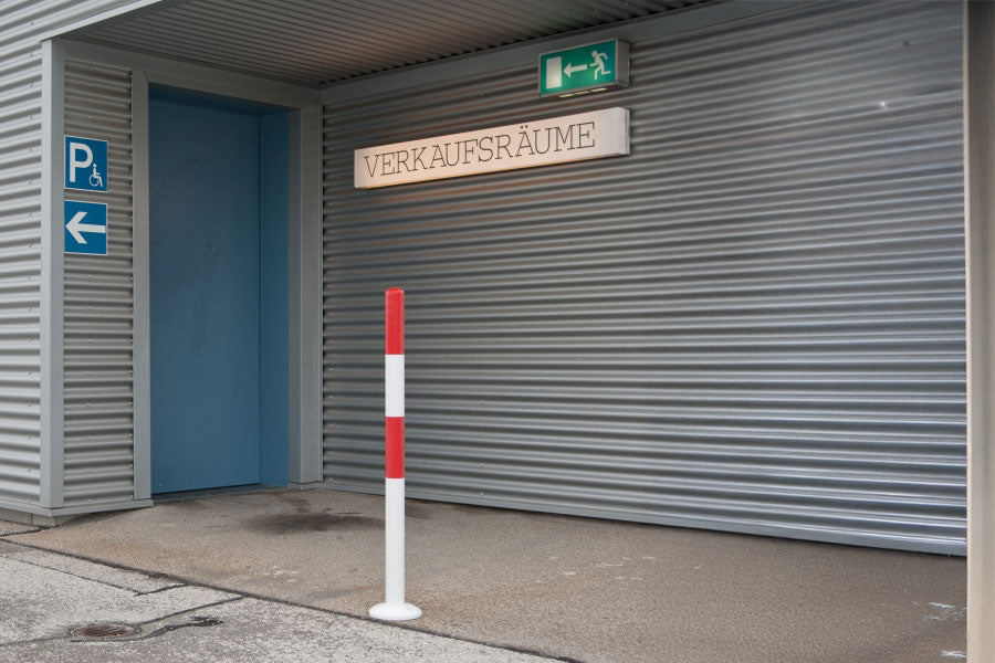 Traffic Line Removable Bolt Down (Screw Fix) Barrier Post Bollard Red/White 1000mm