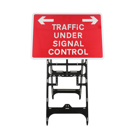Traffic Under Signal Control' Sign Diagram 7021 | Quick Fit (face only) | 1050x750mm