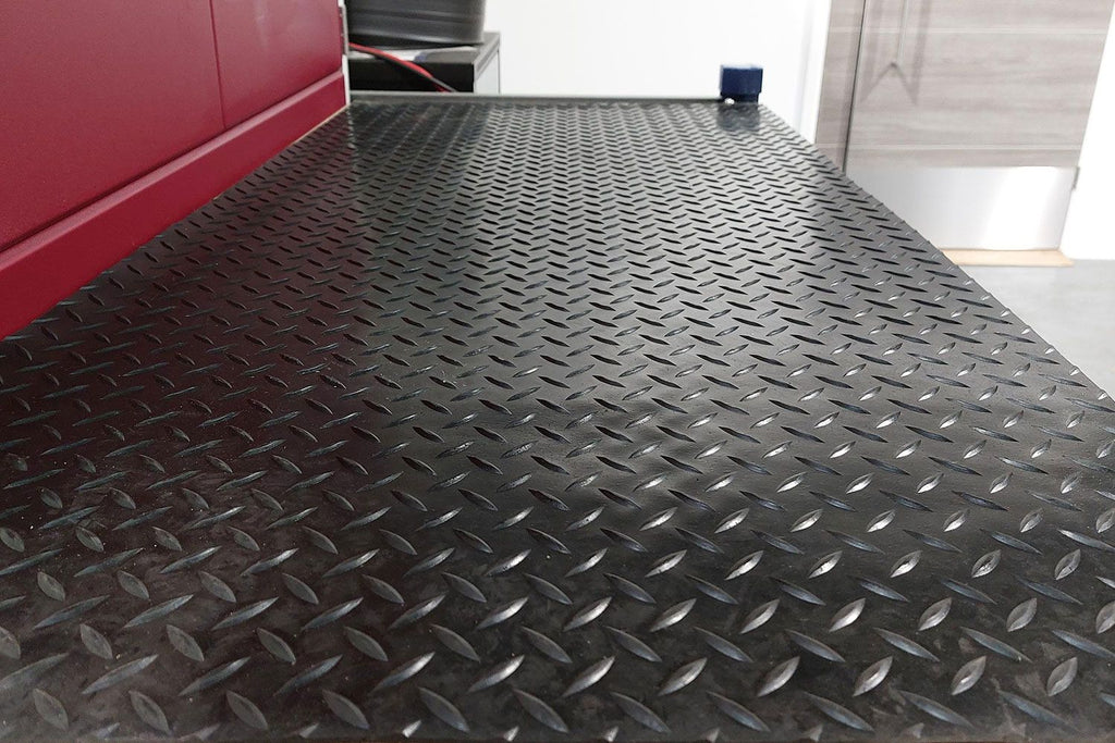 Blue Diamond Chequer Plate Anti-fatigue Mat Single Bar - 1200mm Width