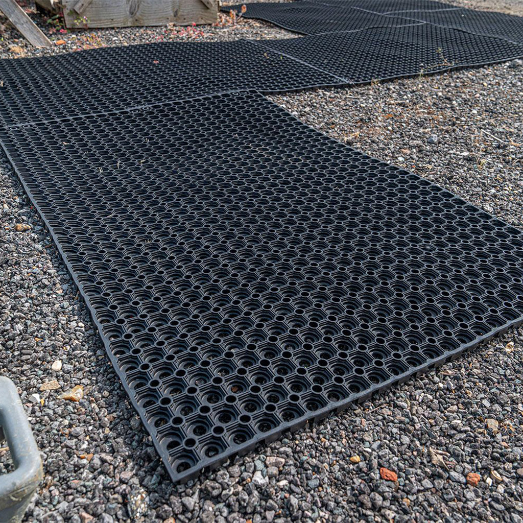 Blue Diamond Greenskeeper Rubber Matting 1000mm wide