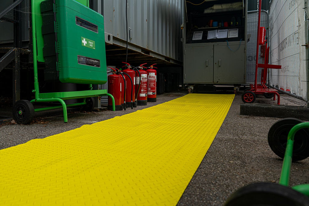 Blue Diamond SiteMat Hi-vis Walkway Matting 100cm x 10 Metre Roll