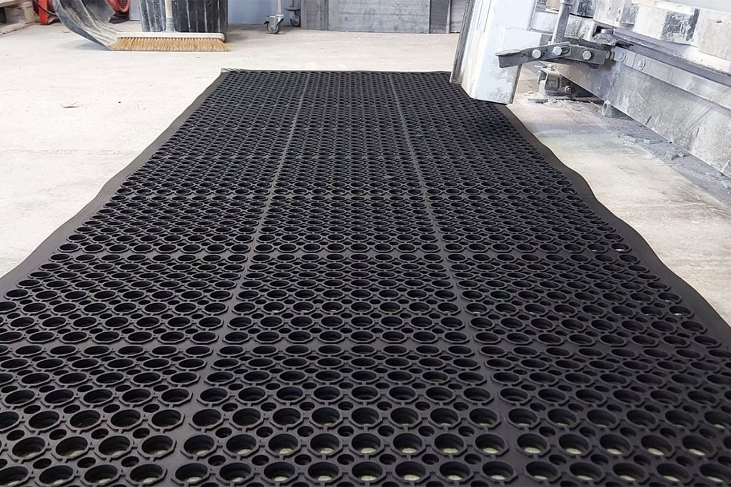 Blue Diamond Workzone Multi-purpose Open Top Rubber Matting