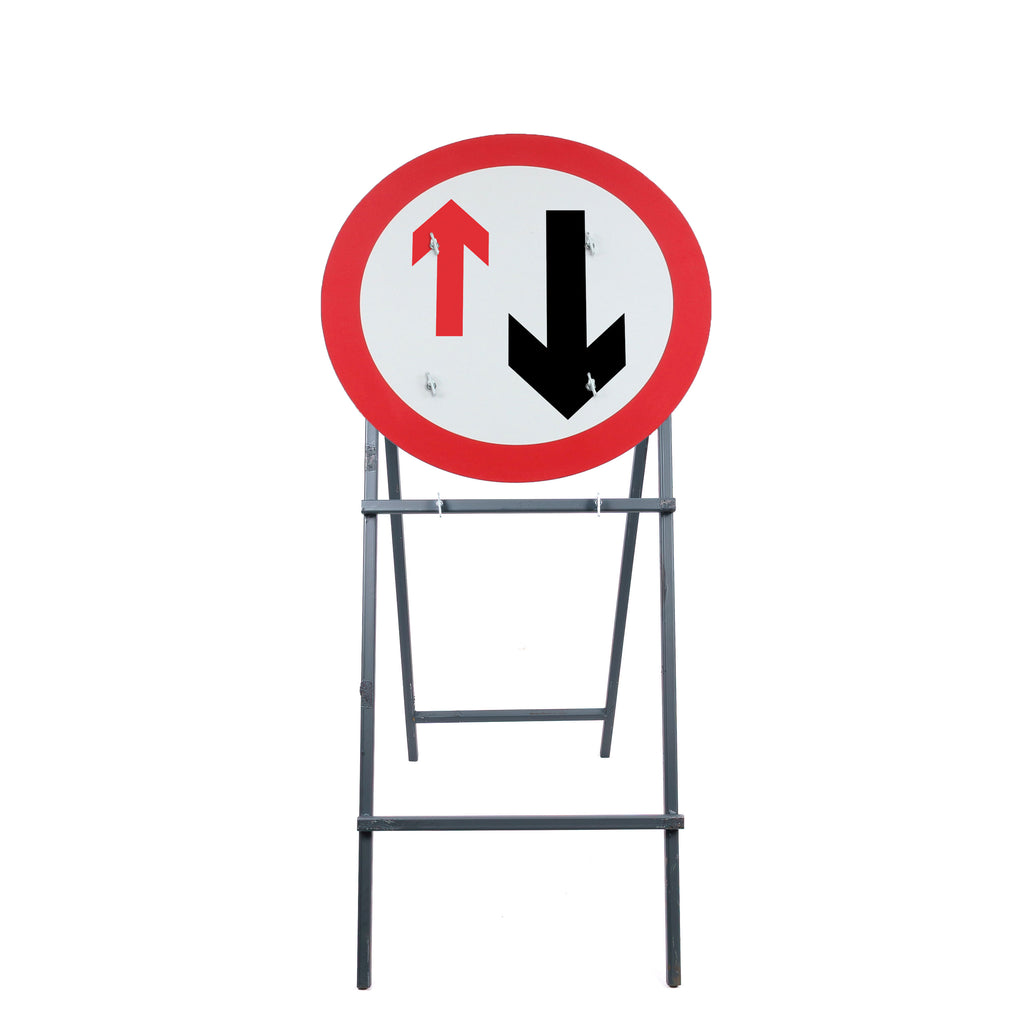 Give Way To Oncoming Traffic | Quick Fit Sign Face Dia. 615 (Face Only) | 750mm