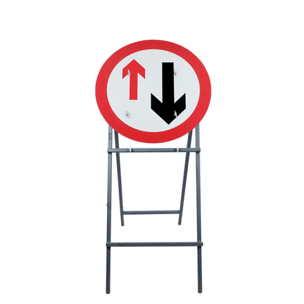 Give Way To Oncoming Traffic | Quick Fit Sign Face Dia. 615 (Face Only) | 750mm
