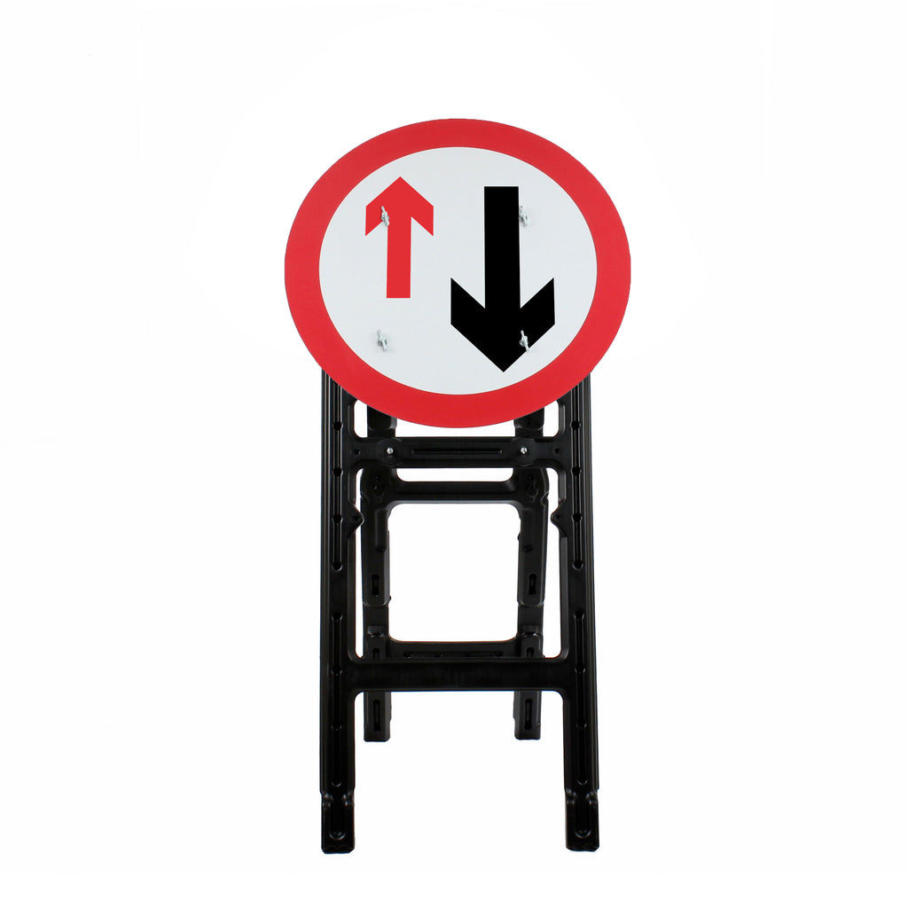Give Way To Oncoming Traffic | Quick Fit Sign Face Dia. 615 (Face Only) | 750mm