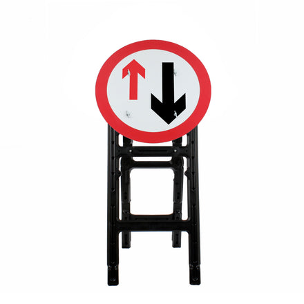 Give Way To Oncoming Traffic | Quick Fit Sign Face Dia. 615 (Face Only) | 750mm