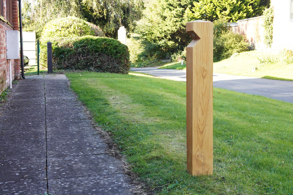 Iconium Stratton Single Wooden Bollard Light