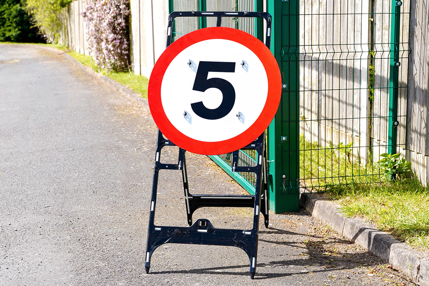 Enduraframe 1500 Plastic Quick Fit Sign Frame - 300mm Toggle