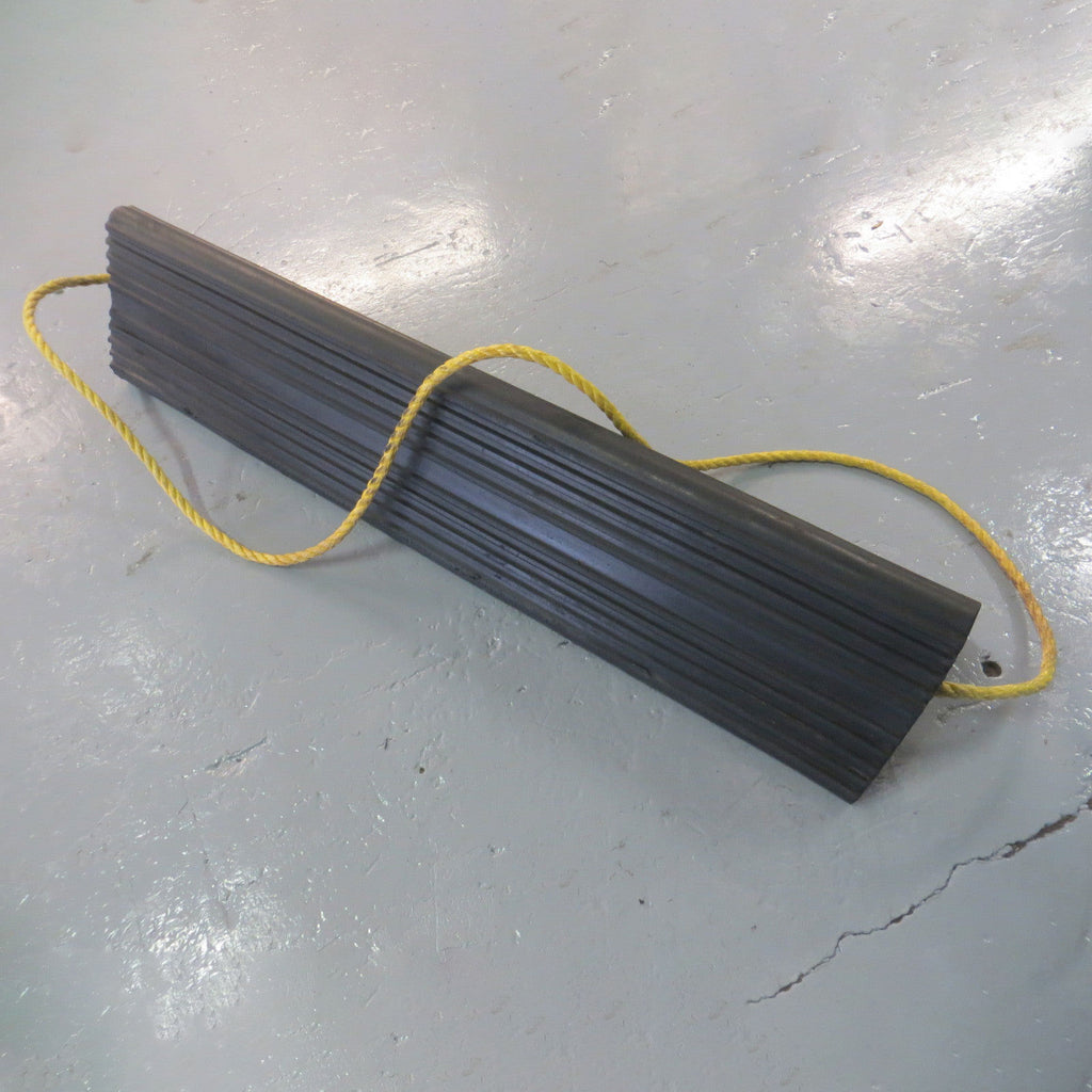 Rubber Aircraft Wheel Chock With Yellow Rope Handle