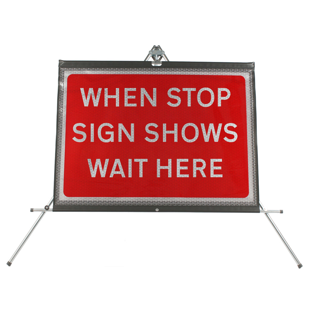 When Stop Sign Shows Wait Here dia. 7011 - Roll Up Sign / RA1 | 1050x750mm