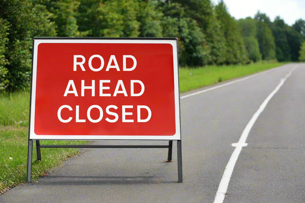 Road Ahead Closed Sign - Zintec Metal Sign Dia 7010.1 Face | 1050x750mm