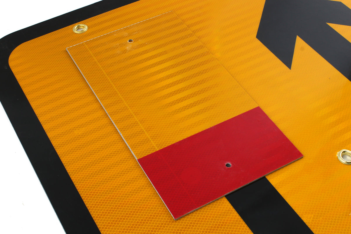 Lane 3. Open Sign 3 Lane Wicket Road Sign | Dia. 7202 | Quick Fit – Start Safety UK