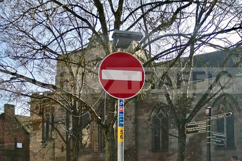 No Entry Post Mounted Sign With Optional Clips – Start Safety UK