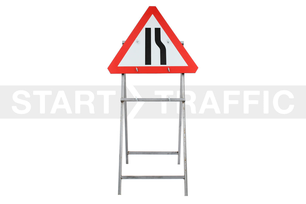 Road Narrows Reversible Quick Fit Sign Dia. 517 750mm 3mm Plastic RA1 (face only) | 750mm