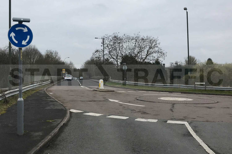 Post Mounted Mini Roundabout Sign 611.1 R2 Grade – Start Safety UK