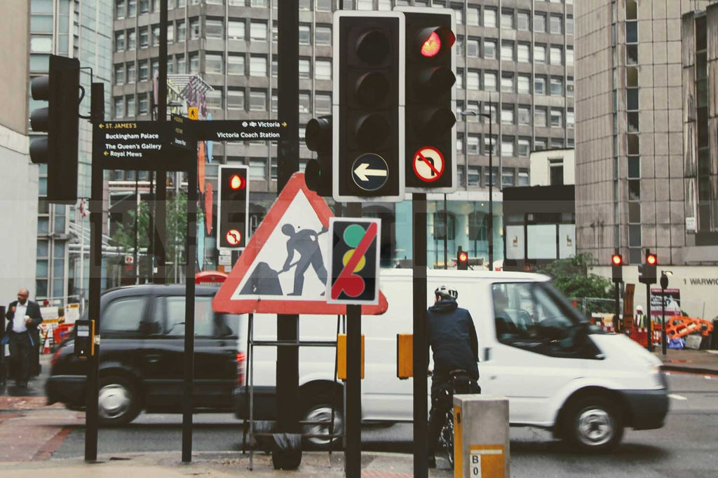 Traffic Lights Out Of Order Sign | Signals Not In Use  Dia 7019
