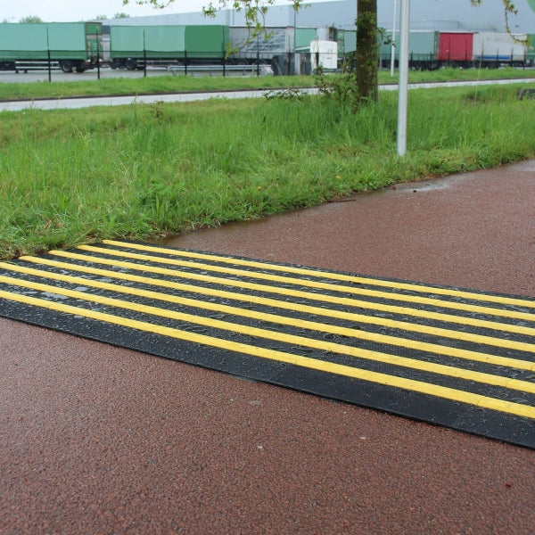 TOPSTOP Rubber Bike Speed Reduction Ramp - Black/Yellow