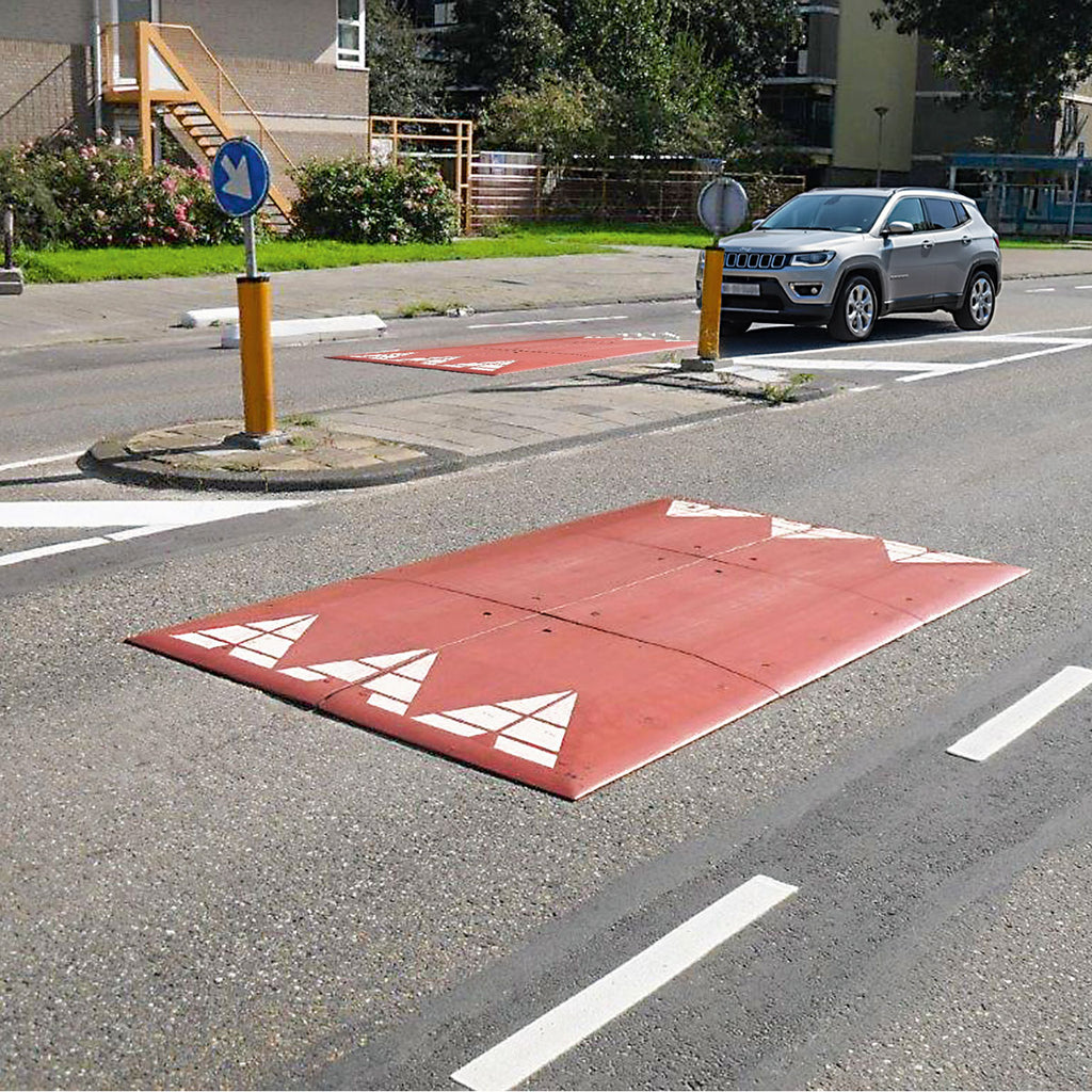 Traffic - Line Gamma 20mph Speed Cushion L2000(mm) x W1800(mm) x H65(mm) - Red