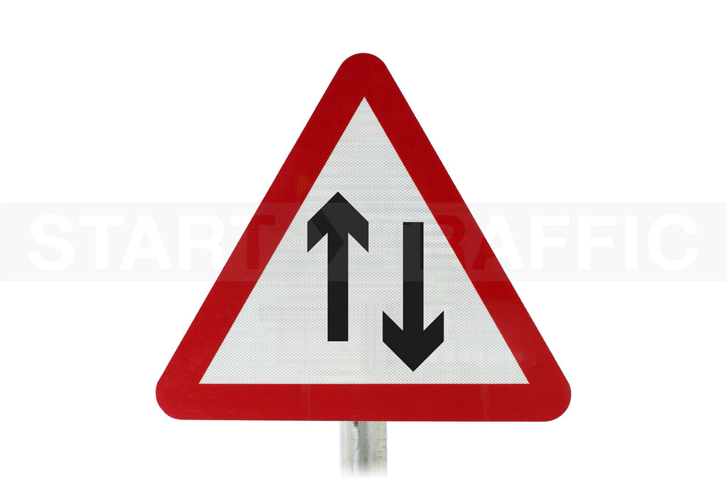 Two Way Traffic Post Mounted Sign - Dia 521 R2/RA2 (Face Only)