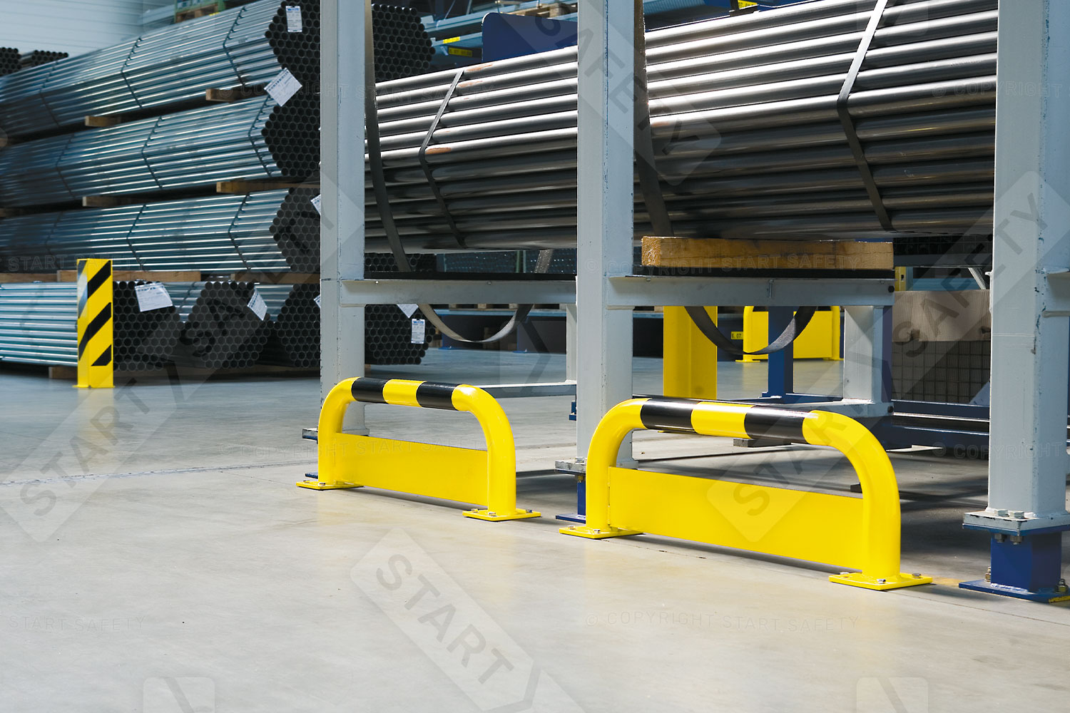 Black Bull Hoop Barriers With Under-Run Protection