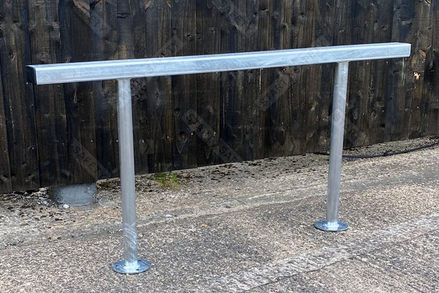 Autopa bench seat for smoking shelters
