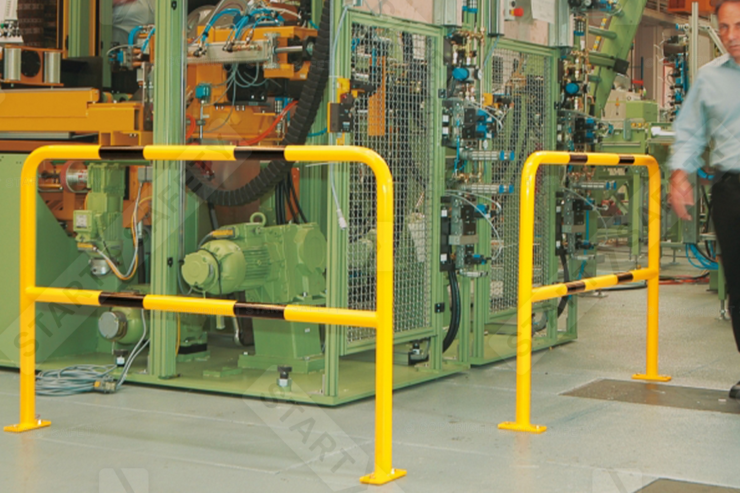 Value steel Traffic Line hoop guard installed in factory