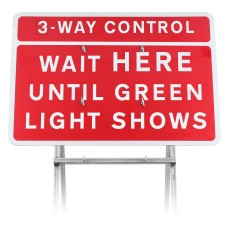 3/4 Way Control Wait Here Until Green Light Shows Sign Diagram 7011.1 | Quick Fit (face only) | 1050x750mm