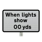 'When lights show 200 yds' Supplementary Plate - Post Mount Diagram 548.1 R2/RA2